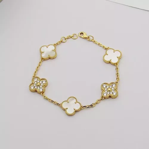 Van Cleef &amp; Arpels Bracelets For Women #1371301 $29.00 USD, Wholesale Replica Van Cleef &amp; Arpels Bracelets
