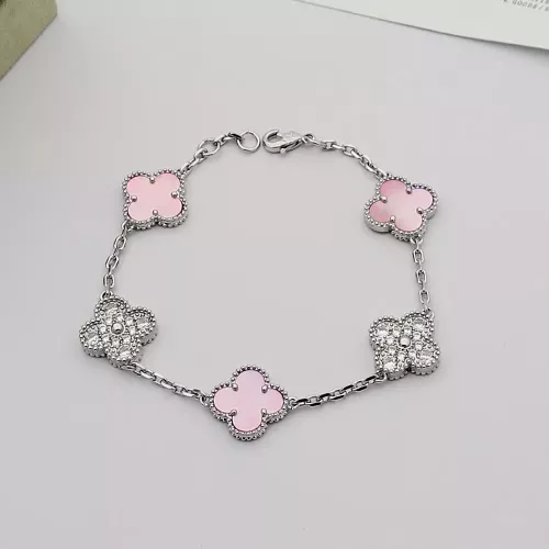 Van Cleef &amp; Arpels Bracelets For Women #1371302 $29.00 USD, Wholesale Replica Van Cleef &amp; Arpels Bracelets