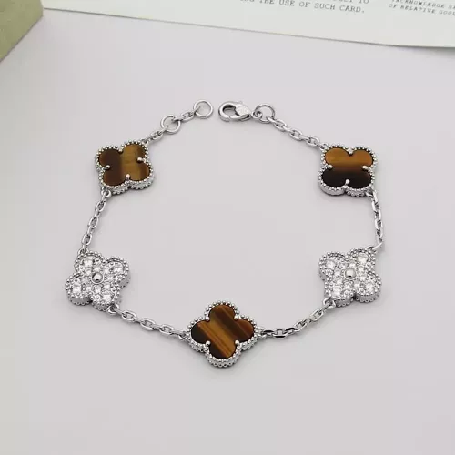 Van Cleef &amp; Arpels Bracelets For Women #1371311 $29.00 USD, Wholesale Replica Van Cleef &amp; Arpels Bracelets