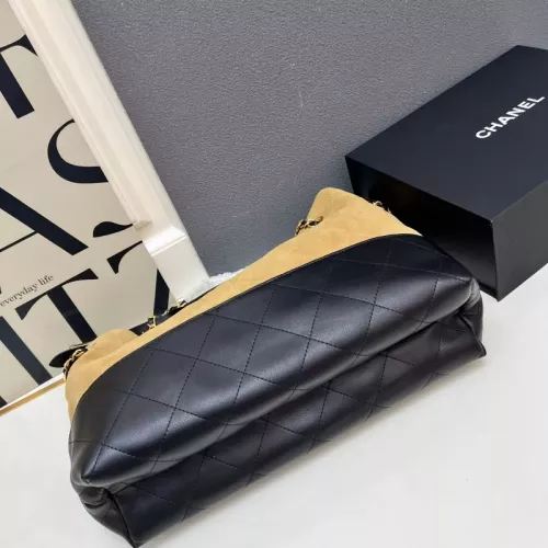Replica Chanel AAA Quality Shoulder Bags For Women #1371990 $96.00 USD for Wholesale