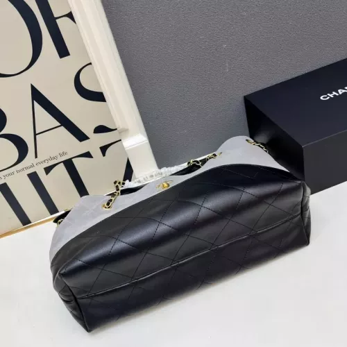 Replica Chanel AAA Quality Shoulder Bags For Women #1371992 $96.00 USD for Wholesale