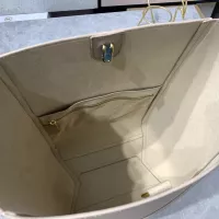 $128.00 USD Celine AAA Quality Messenger Bags For Women #1363981