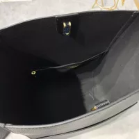 $128.00 USD Celine AAA Quality Messenger Bags For Women #1363982