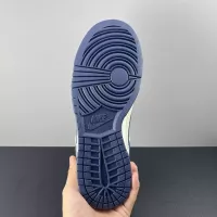 $92.00 USD Nike SB Dunk-Low For Women #1367953