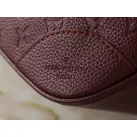 $56.00 USD Louis Vuitton Messenger Bags For Women #1371344