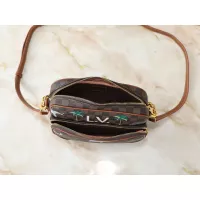 $60.00 USD Louis Vuitton Messenger Bags For Women #1371345