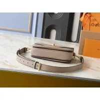 $60.00 USD Louis Vuitton Messenger Bags For Women #1371351
