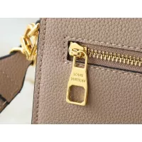 $60.00 USD Louis Vuitton Messenger Bags For Women #1371351