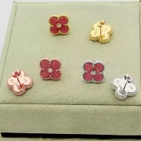 $25.00 USD Van Cleef & Arpels Earrings For Women #1371409