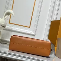 $68.00 USD Louis Vuitton AAA Quality Messenger Bags For Women #1371490