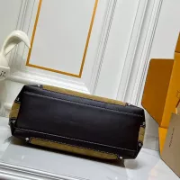 $68.00 USD Louis Vuitton AAA Quality Messenger Bags For Women #1371491