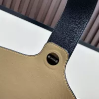 $172.00 USD LOEWE AAA Quality Shoulder Bags For Women #1372258