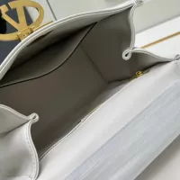 $98.00 USD Valentino AAA Quality Messenger Bags For Women #1372364