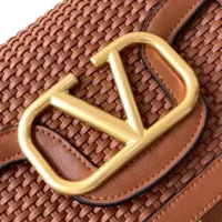 $108.00 USD Valentino AAA Quality Messenger Bags For Women #1372414
