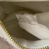 $102.00 USD Bottega Veneta BV AAA Quality Handbags For Women #1372460