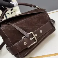 $102.00 USD LOEWE AAA Quality Messenger Bags For Women #1372499