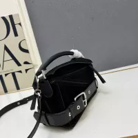 $102.00 USD LOEWE AAA Quality Messenger Bags For Women #1372500