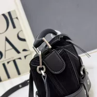 $102.00 USD LOEWE AAA Quality Messenger Bags For Women #1372500