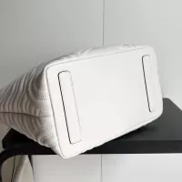 $85.00 USD Gucci AAA Quality Handbags For Women #1372611