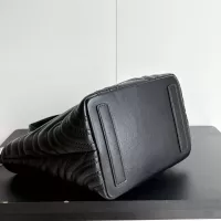 $82.00 USD Gucci AAA Quality Handbags For Women #1372616