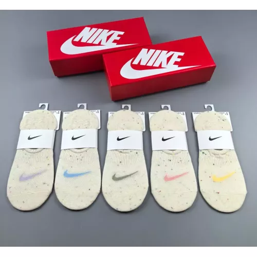 Nike Socks For Women #1378398 $25.00 USD, Wholesale Replica Nike Socks