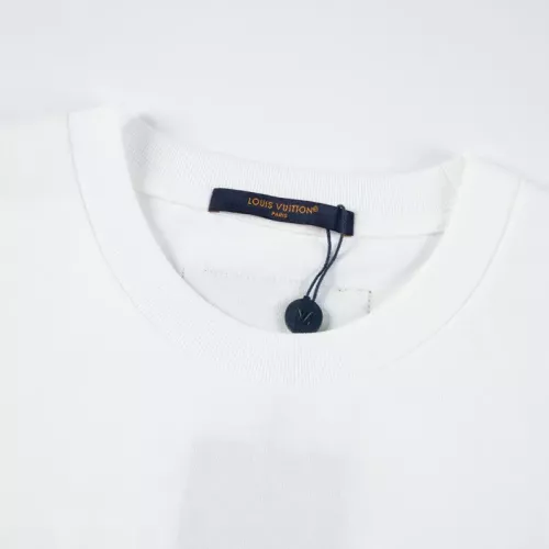 Replica Louis Vuitton LV T-Shirts Short Sleeved For Unisex #1379585 $42.00 USD for Wholesale