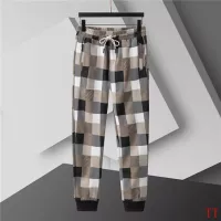 $92.00 USD Louis Vuitton LV Tracksuits Long Sleeved For Men #1377402