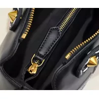 $160.00 USD Fendi AAA Quality Messenger Bags For Women #1380700