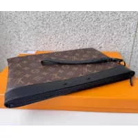 $98.00 USD Louis Vuitton AAA Quality Daily Pouches For Unisex #1381251