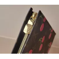 $102.00 USD Louis Vuitton AAA Quality Toilet Pouches For Unisex #1381308