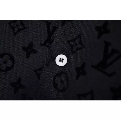 Replica Louis Vuitton LV T-Shirts Short Sleeved For Men #1383833 $42.00 USD for Wholesale