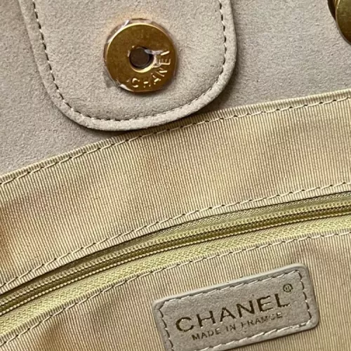 Replica Chanel AAA Quality Handbags For Women #1386555 $105.00 USD for Wholesale