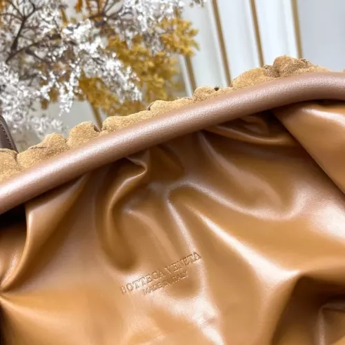 Replica Bottega Veneta BV AAA Quality Messenger Bags For Women #1388014 $112.00 USD for Wholesale