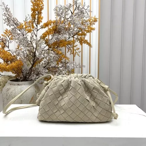 Bottega Veneta BV AAA Quality Messenger Bags For Women #1388029 $100.00 USD, Wholesale Replica Bottega Veneta BV AAA Quality Messenger Bags