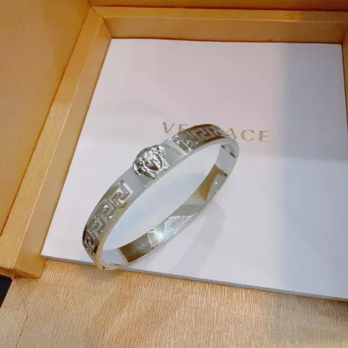 Versace Bracelets #1390248 $42.00 USD, Wholesale Replica Versace Bracelets