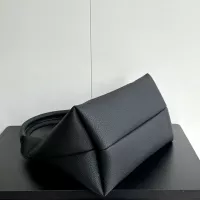 $76.00 USD Gucci AAA Quality Handbags For Women #1382164