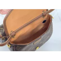 $68.00 USD Louis Vuitton AAA Quality Messenger Bags For Women #1384258