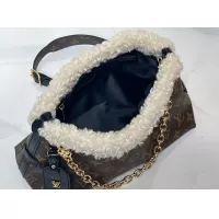 $82.00 USD Louis Vuitton AAA Quality Messenger Bags For Women #1384451