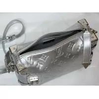 $76.00 USD Louis Vuitton AAA Quality Messenger Bags For Women #1384459