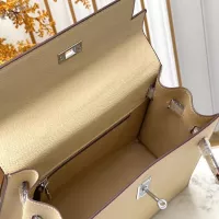 $88.00 USD Hermes AAA Quality Handbags For Women #1384896