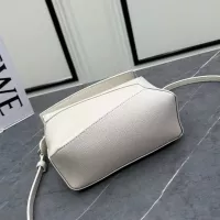 $122.00 USD LOEWE AAA Quality Messenger Bags For Women #1385731