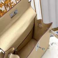 $82.00 USD Hermes AAA Quality Handbags For Women #1386414