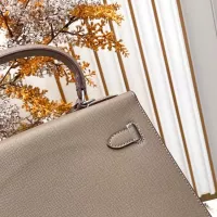 $88.00 USD Hermes AAA Quality Handbags For Women #1386431