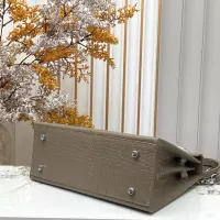 $96.00 USD Hermes AAA Quality Handbags For Women #1386538