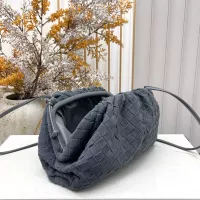 $112.00 USD Bottega Veneta BV AAA Quality Messenger Bags For Women #1388023