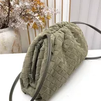 $112.00 USD Bottega Veneta BV AAA Quality Messenger Bags For Women #1388026