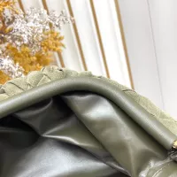 $112.00 USD Bottega Veneta BV AAA Quality Messenger Bags For Women #1388026