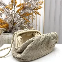 $112.00 USD Bottega Veneta BV AAA Quality Messenger Bags For Women #1388032