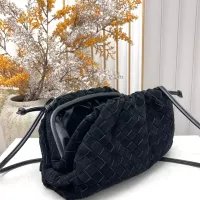 $112.00 USD Bottega Veneta BV AAA Quality Messenger Bags For Women #1388036