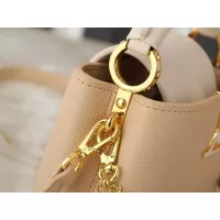 $88.00 USD Louis Vuitton AAA Quality Handbags For Women #1388515